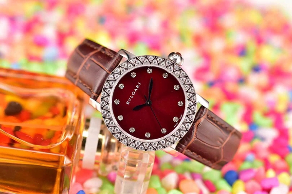 ブルガリ時計正面デザイン